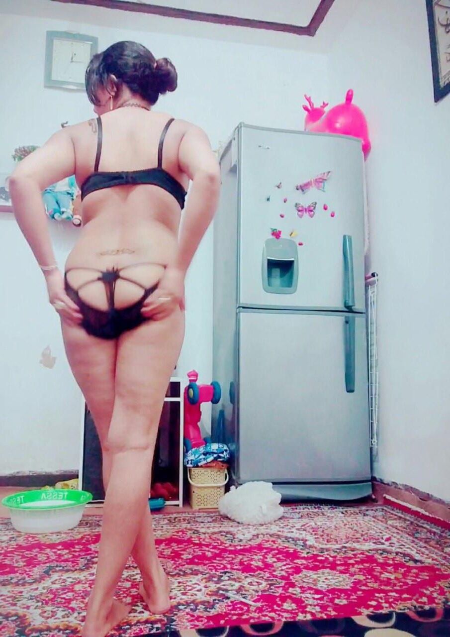 horny iranian beauty 