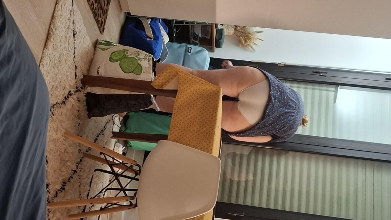 妻のアップスカート