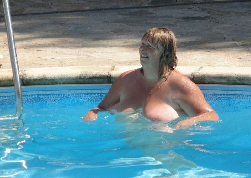 英国の巨乳ブロンドの妻フィオナ