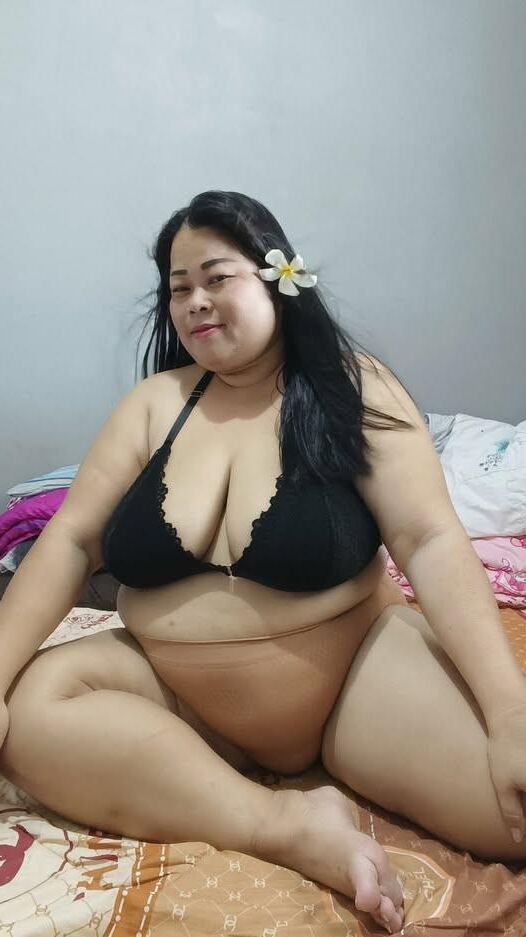 大きなおっぱいを持つBBWの妻