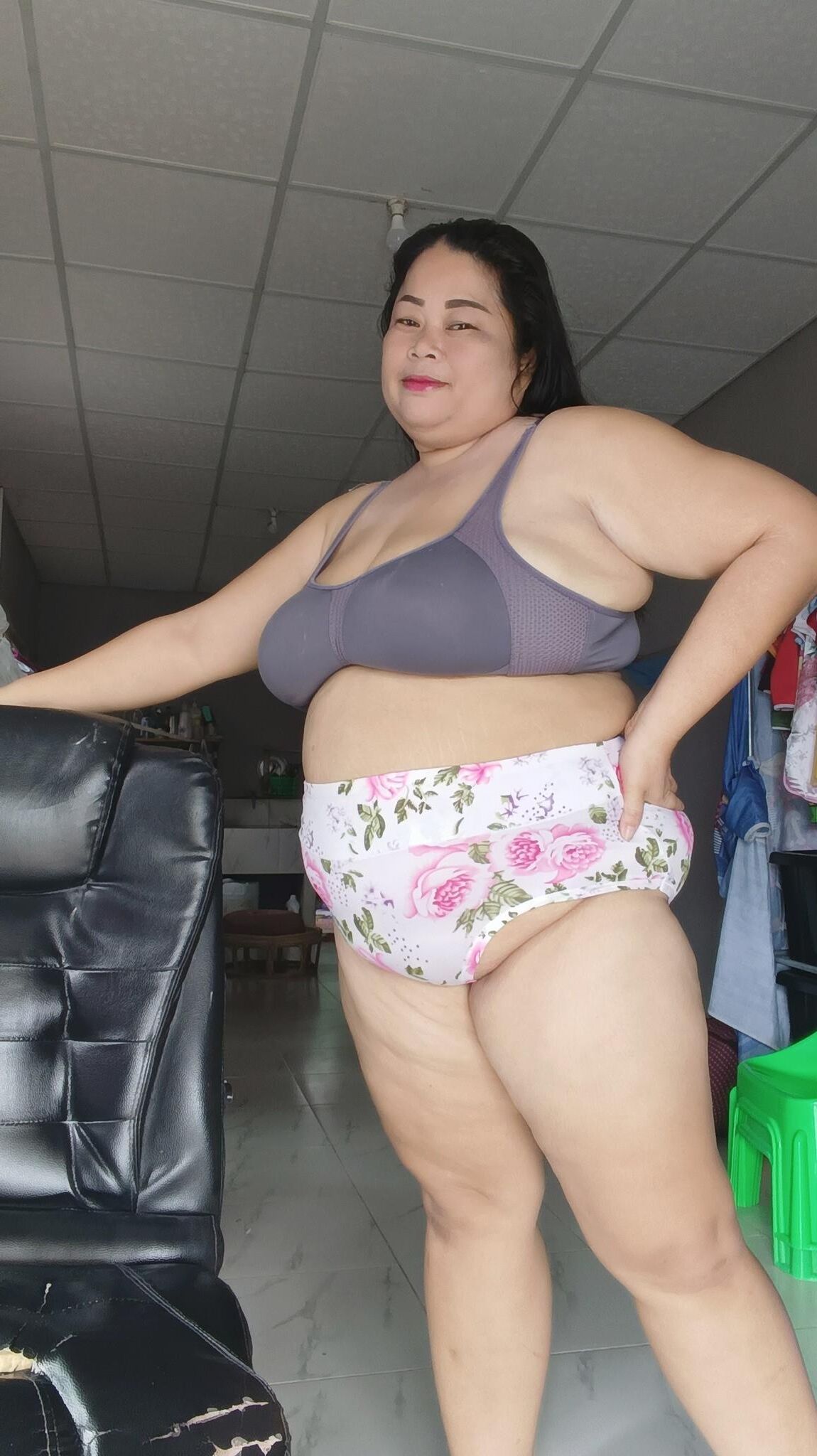大きなおっぱいを持つBBWの妻