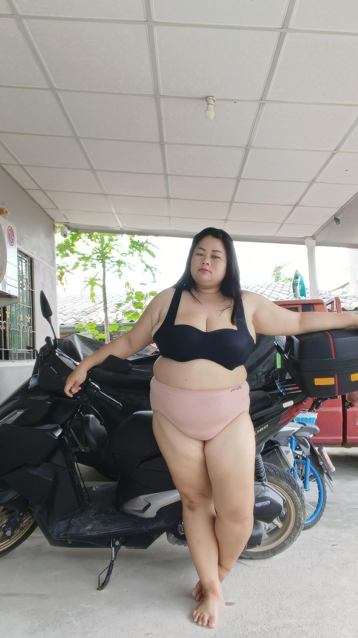大きなおっぱいを持つBBWの妻