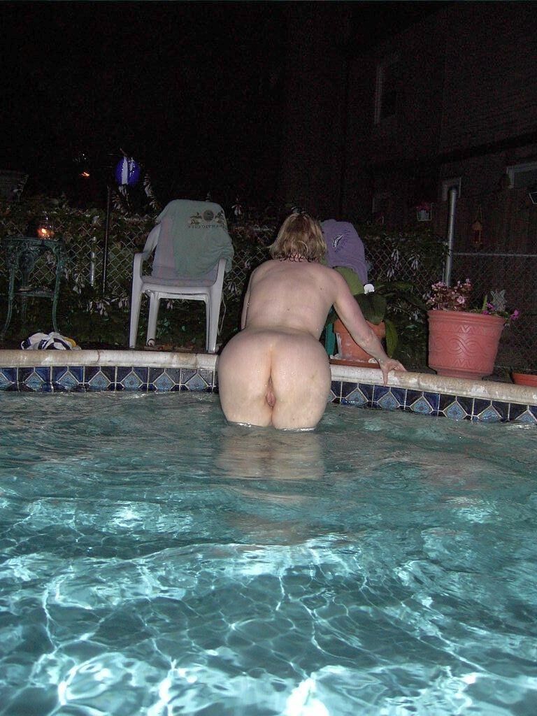 ヌード写真（中年、一部）