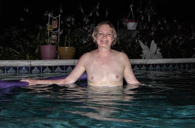 ヌード写真（中年、一部）