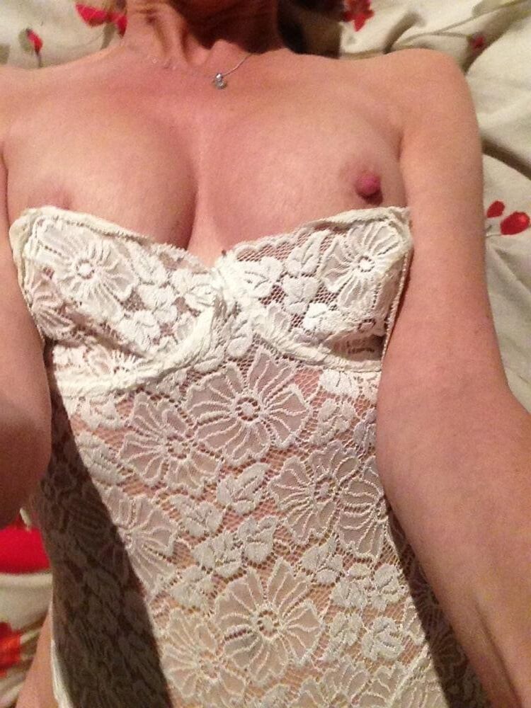 露出したfuckslut whore sarah Dirty Shamless Slag cunt
