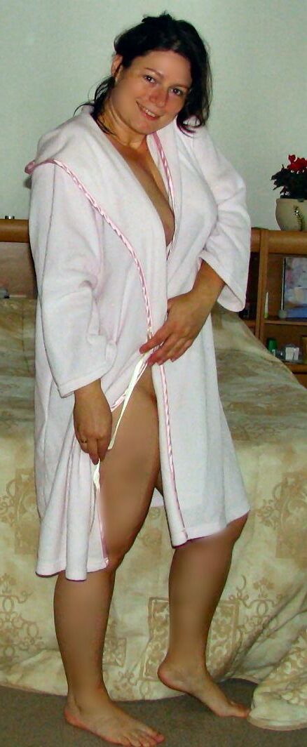 私の本当の気づいていない露出した大きな胸のドイツの妻の部分