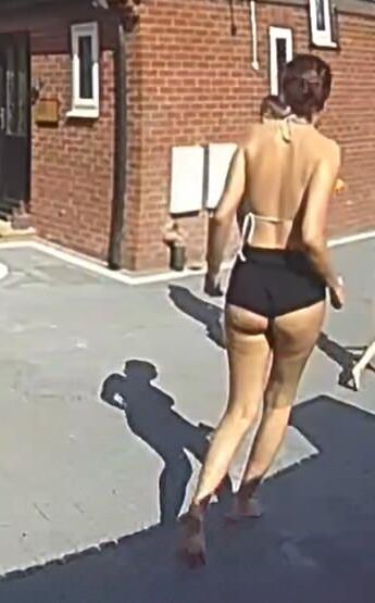 Chev sexualisierte britische Chav Teen Schlampe Bester Arsch und Beine