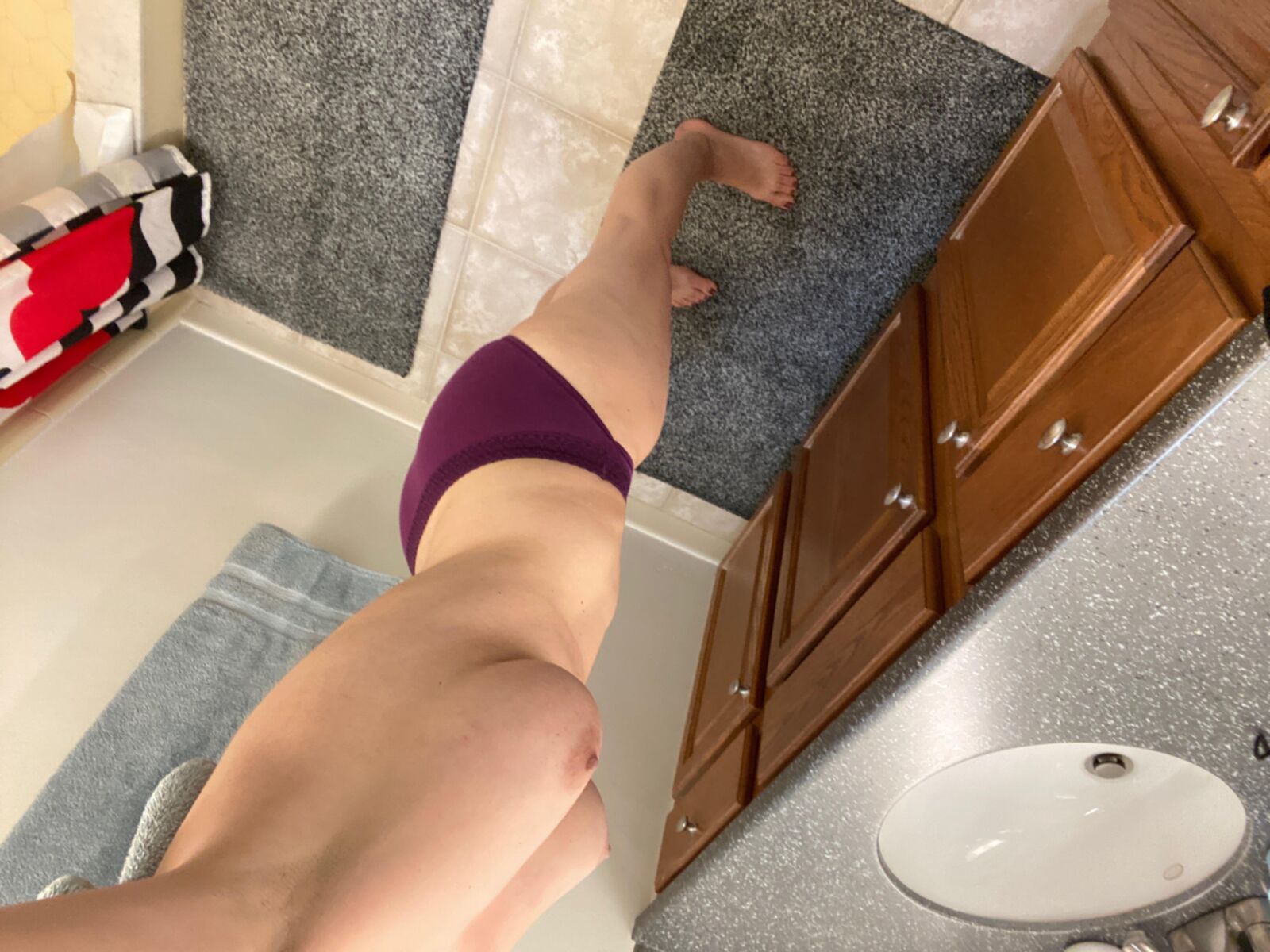 Жена TinyDudeHere