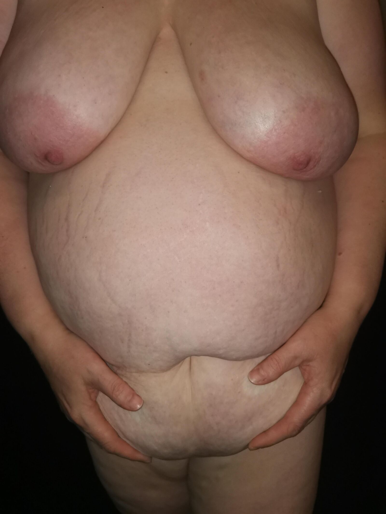 BBWの妻は腹について