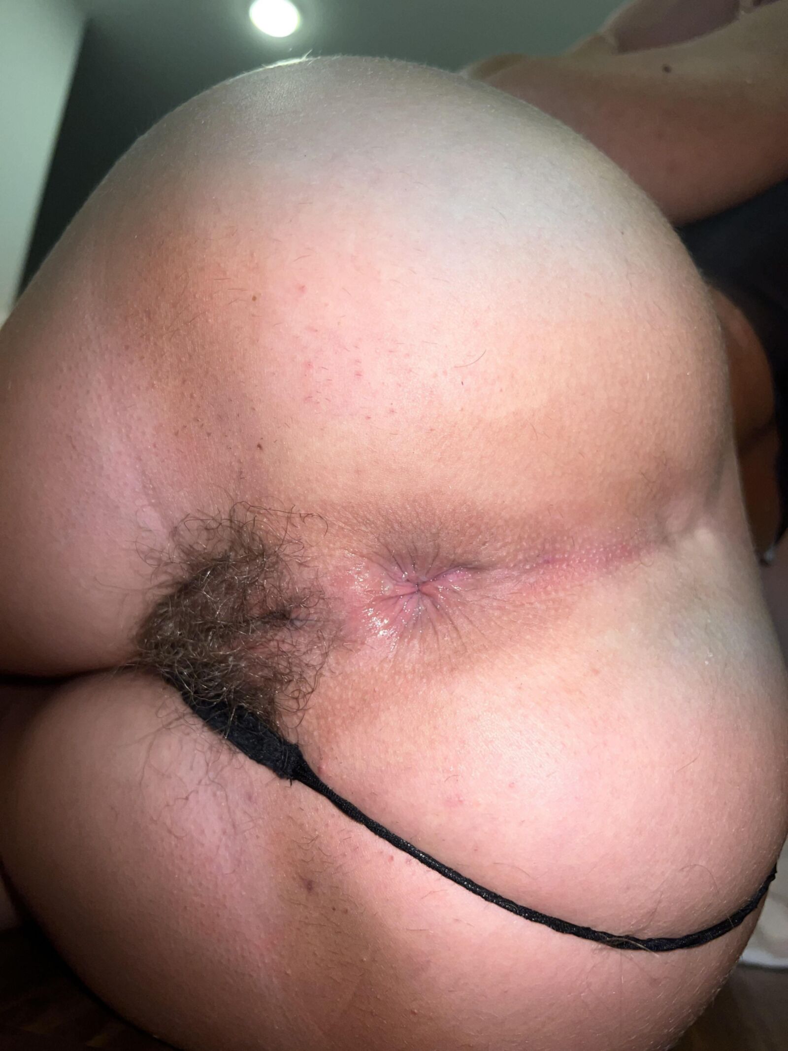 La Belle Inconnue Vend Tres Bien Son Joli Cul Poilu