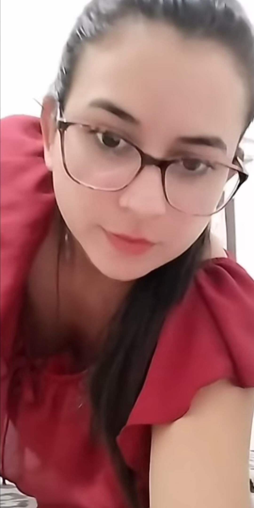 Downblouse girl