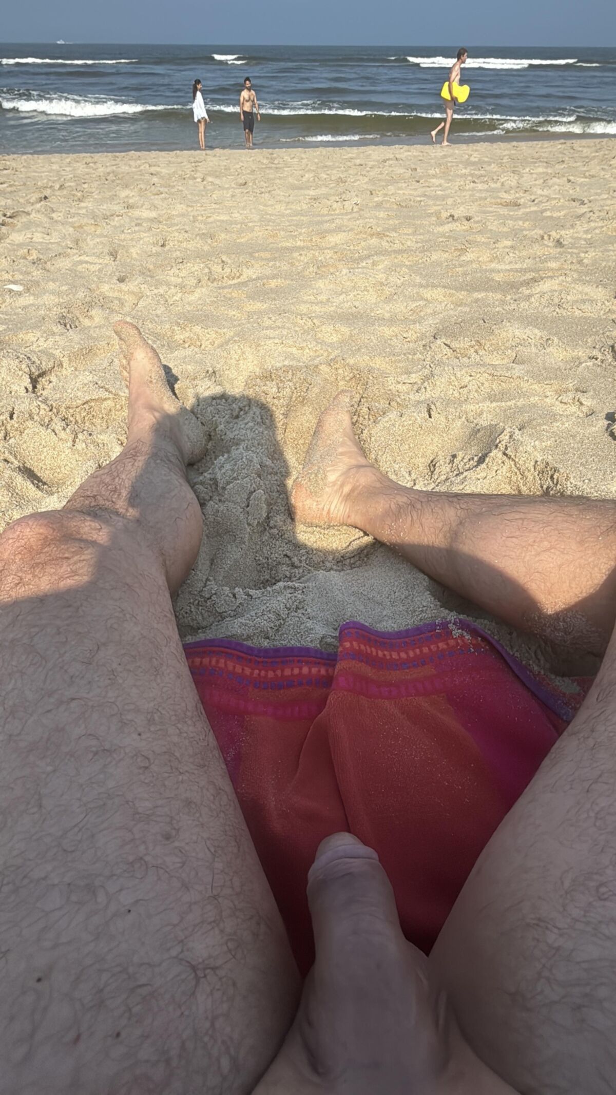 Outro dia sozinho na praia nua ... qualquer um querer se juntar a mim?