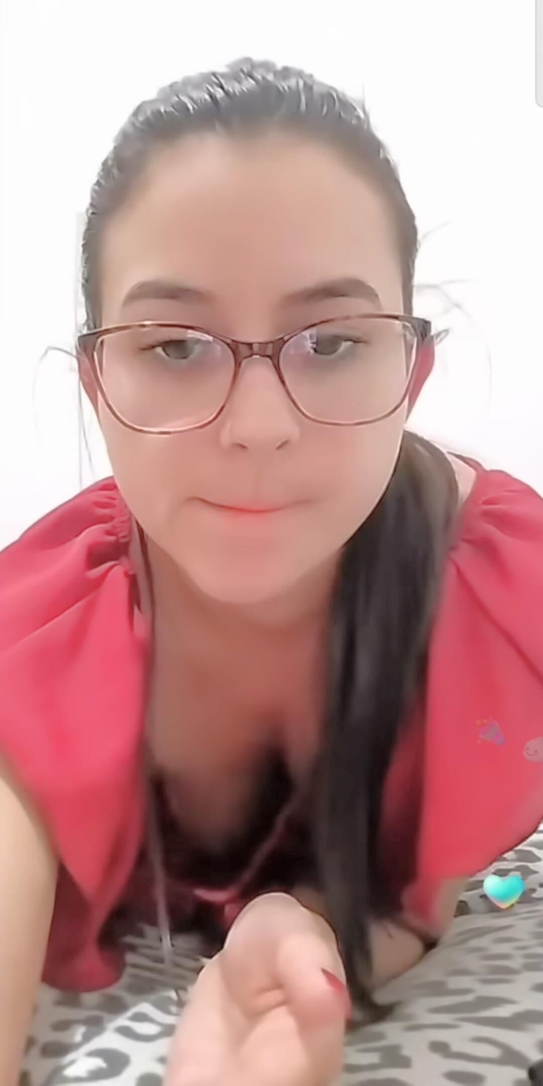 Downblouse girl