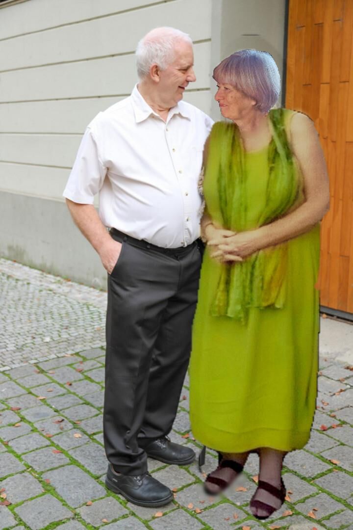 My wife meets friend at hotel I take pictures