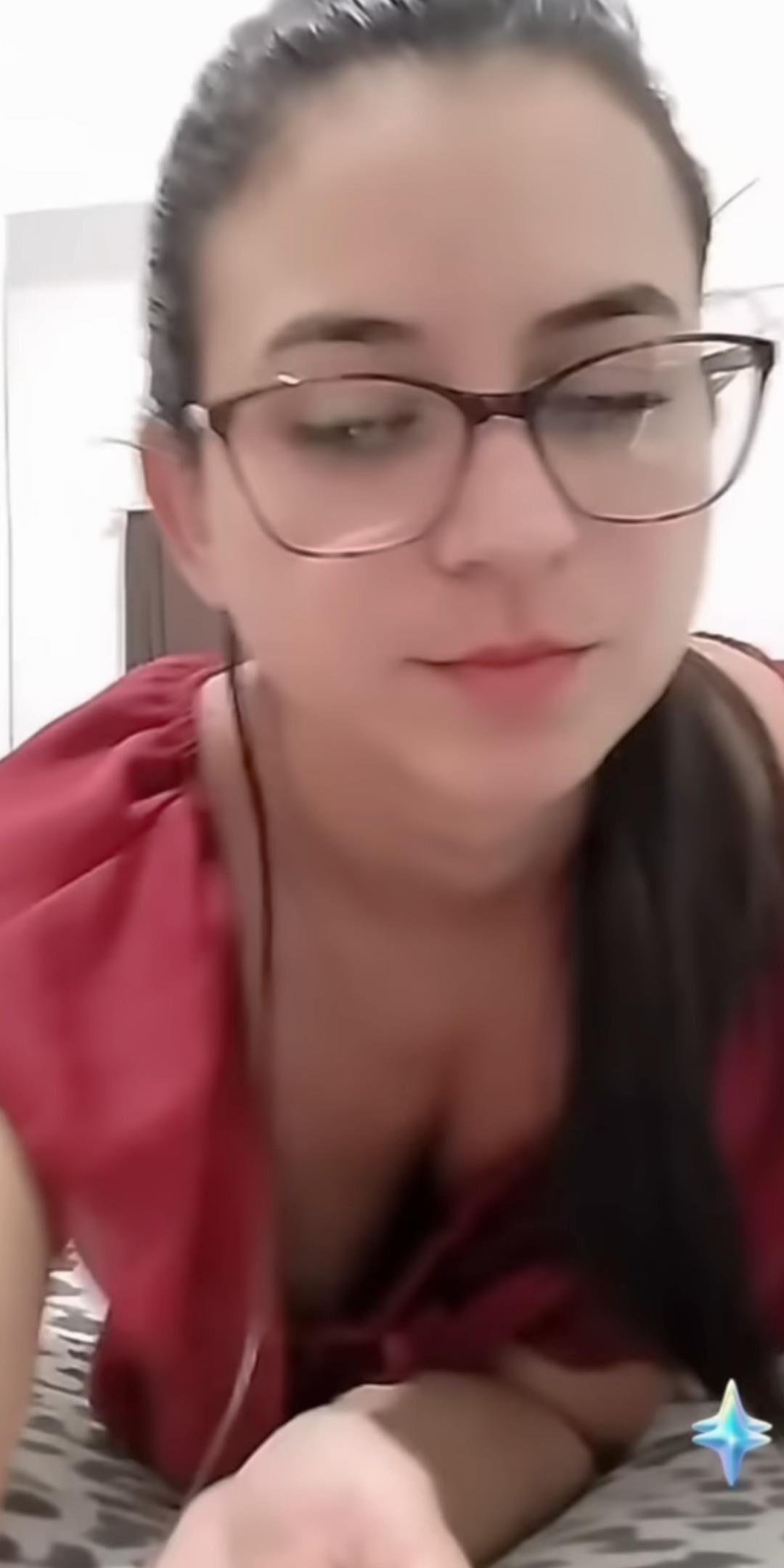 Downblouse girl