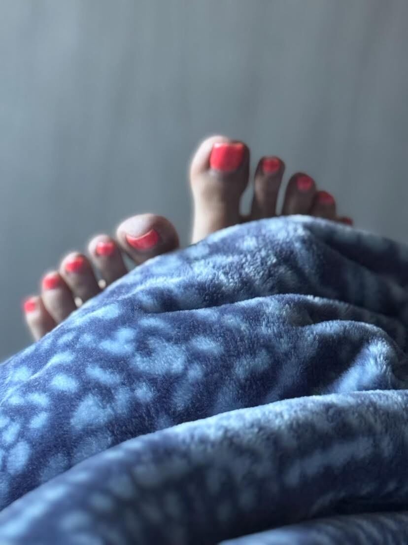 Pies, piernas y dedos de los pies