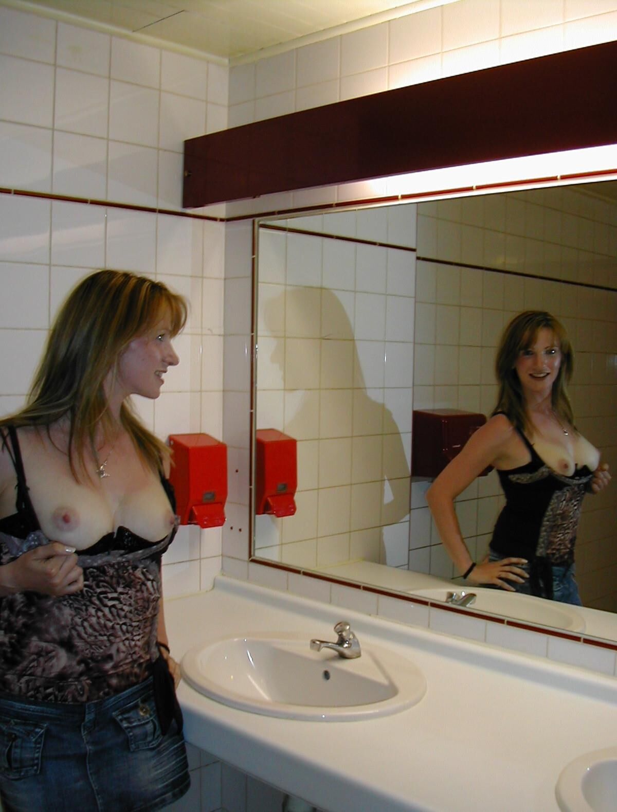 Seins nus en denim