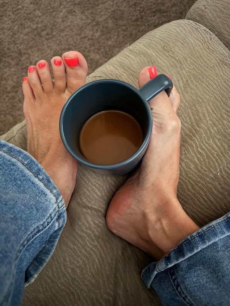 Pies, piernas y dedos de los pies