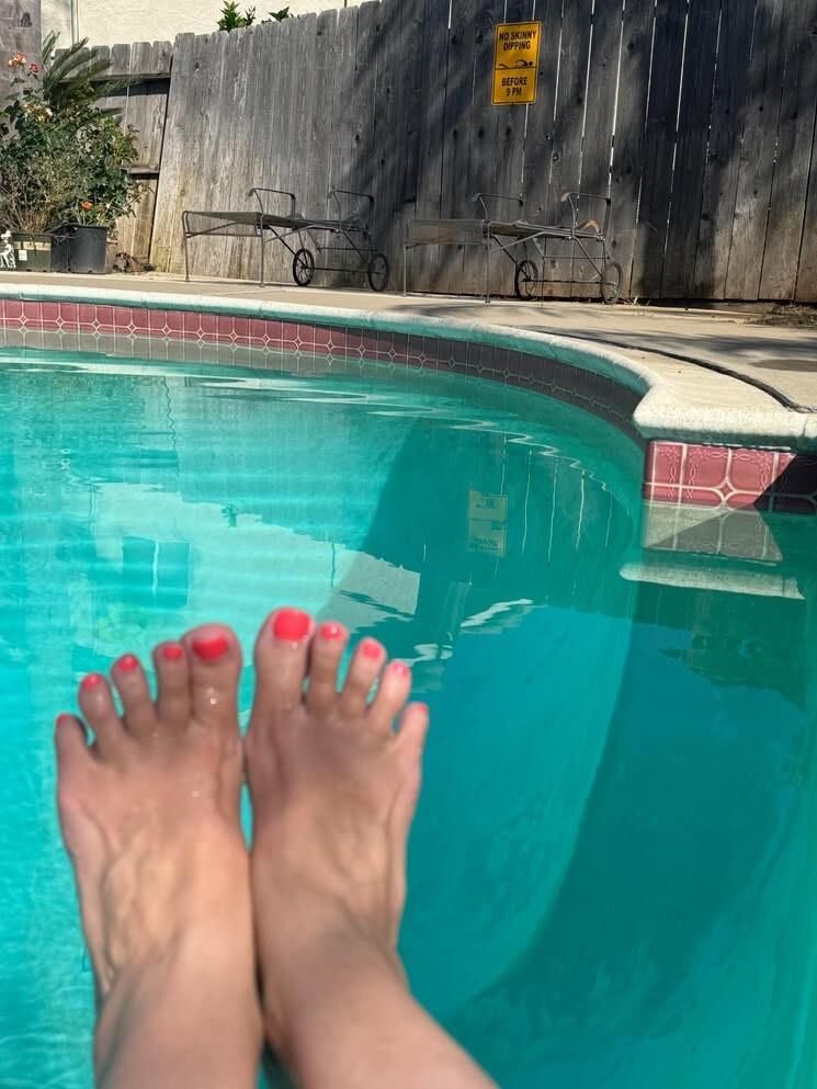 Pies, piernas y dedos de los pies