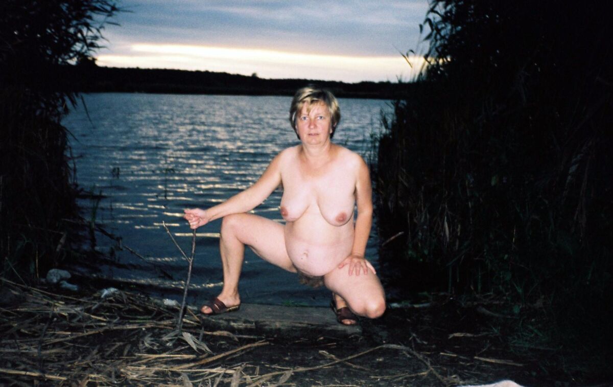 Vulgairement a cru cette cruche crue en cloque mise a nue