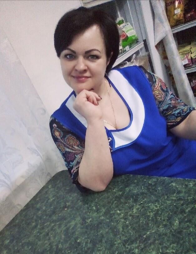 Yulia esposa morena hinchada de Altayskoy en Rusia