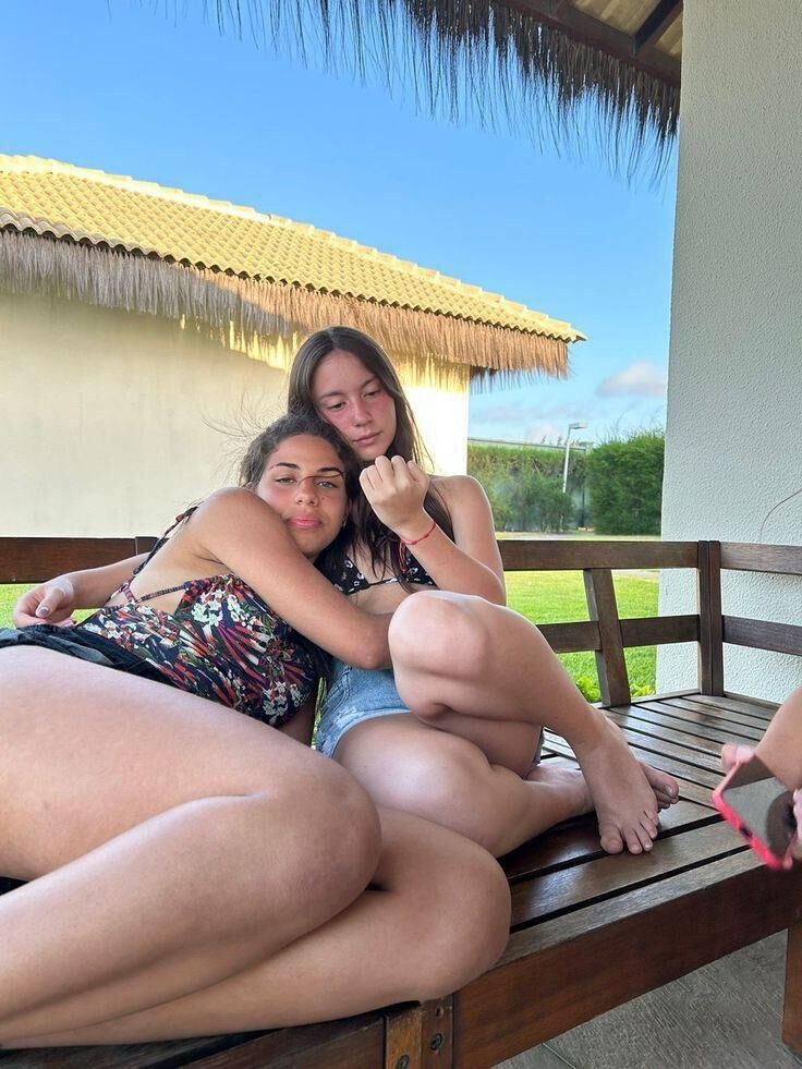 P Interés en la belleza Centrarse en modelos juveniles demasiado sexys