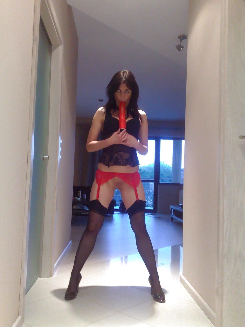 Polish slutty milf Kasia toying herself