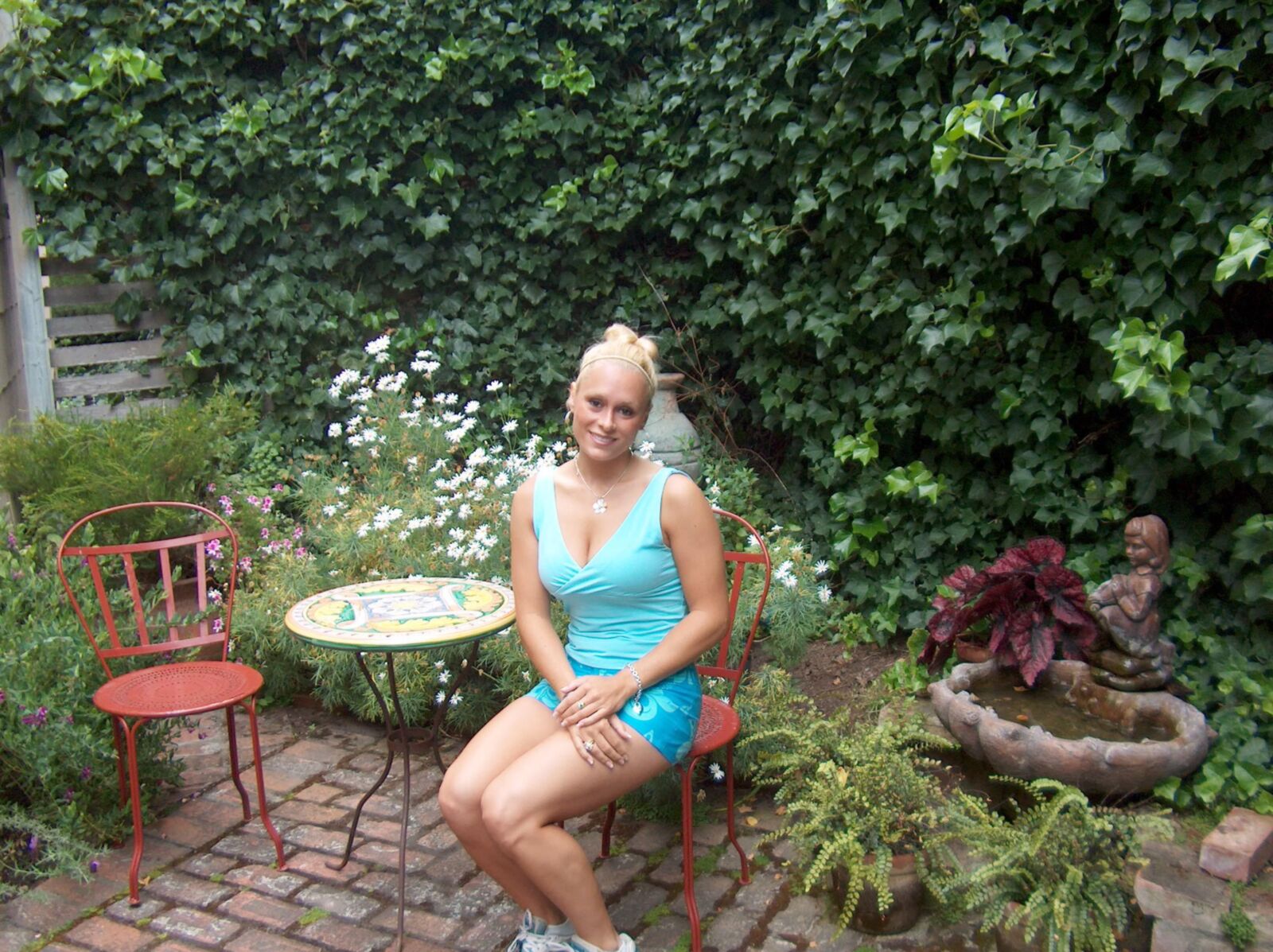 slutty Eve on vacation