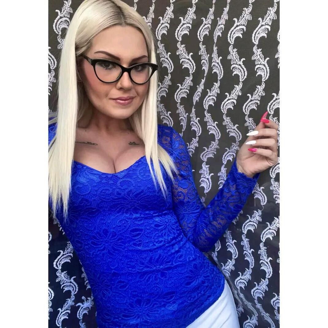 Sexy Hungary lady 