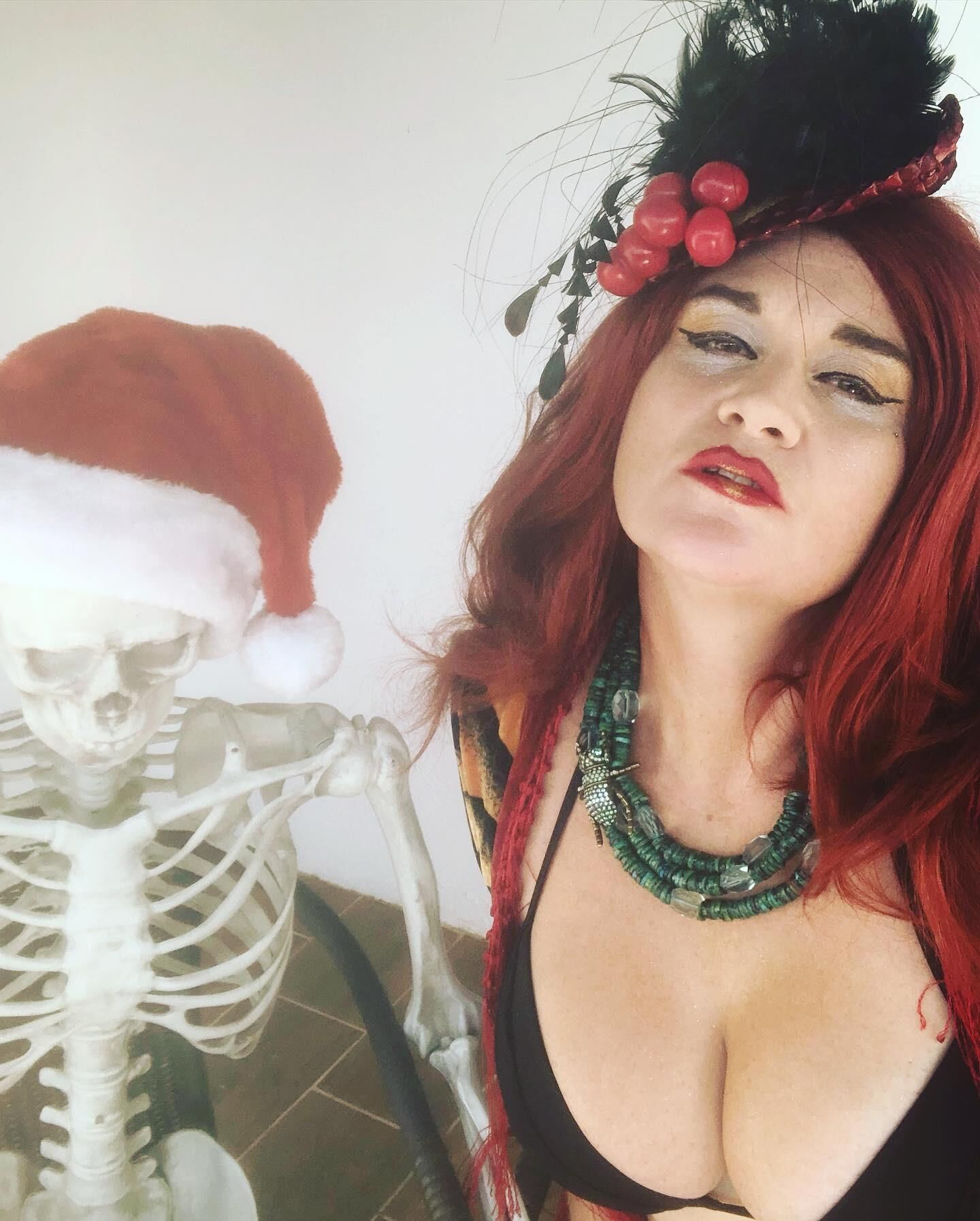 Kat es tu gran novia gótica que le encanta mostrarte