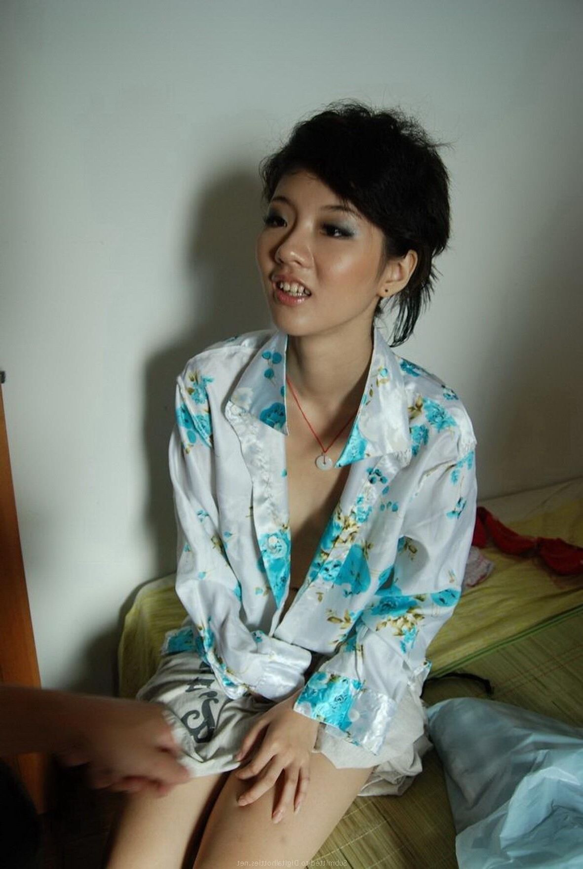 . Amateur mix mature ladies putting it about