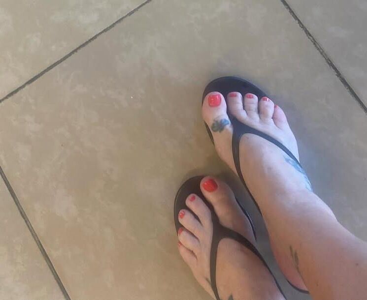  Feet, Legs, and Toes