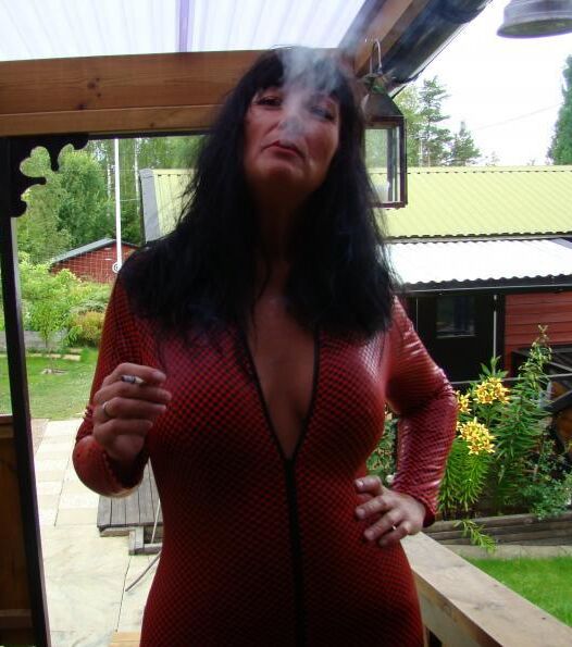 Esposa de femdom sueca