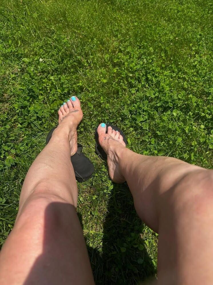  Feet, Legs, and Toes