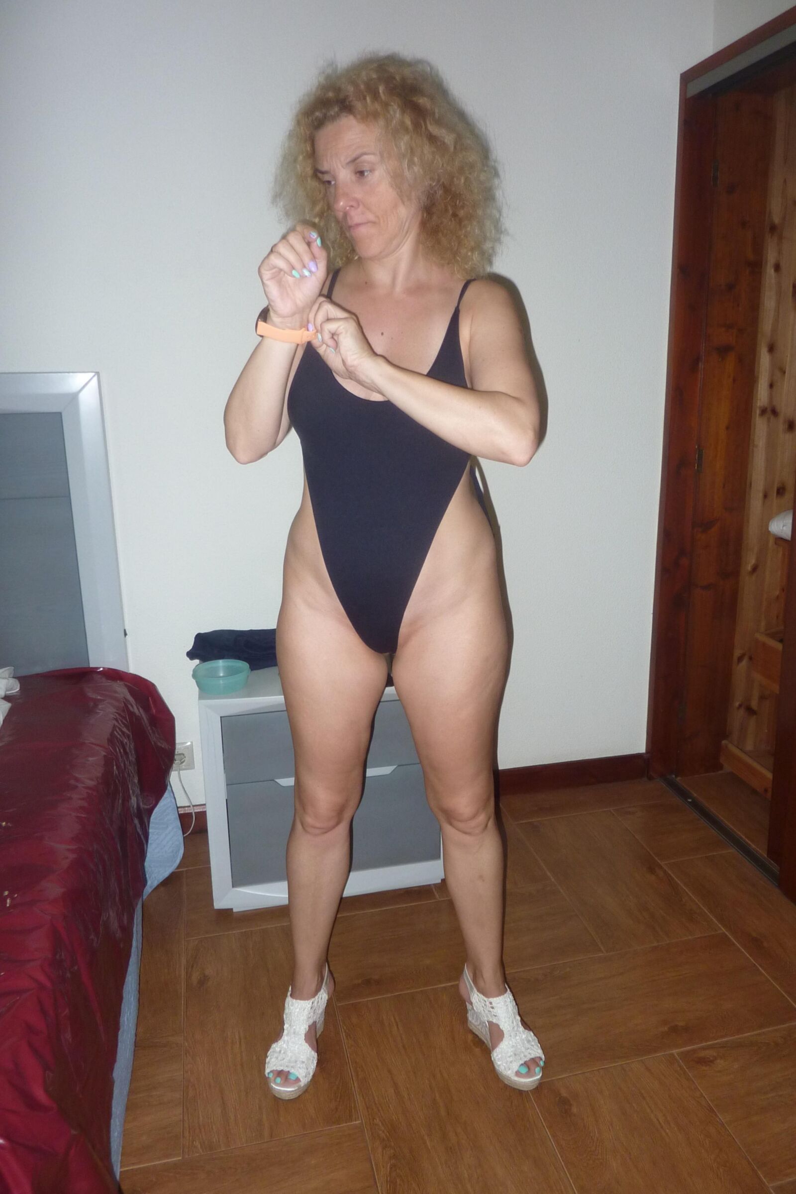 Expose this slut everywhere 