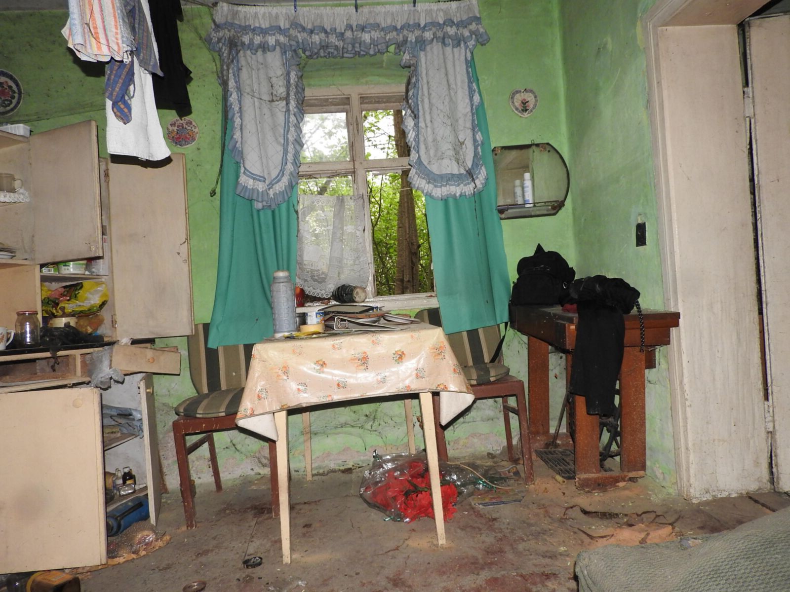 Moi de samedi dernier dans une maison abandonnée, Gaiki Village