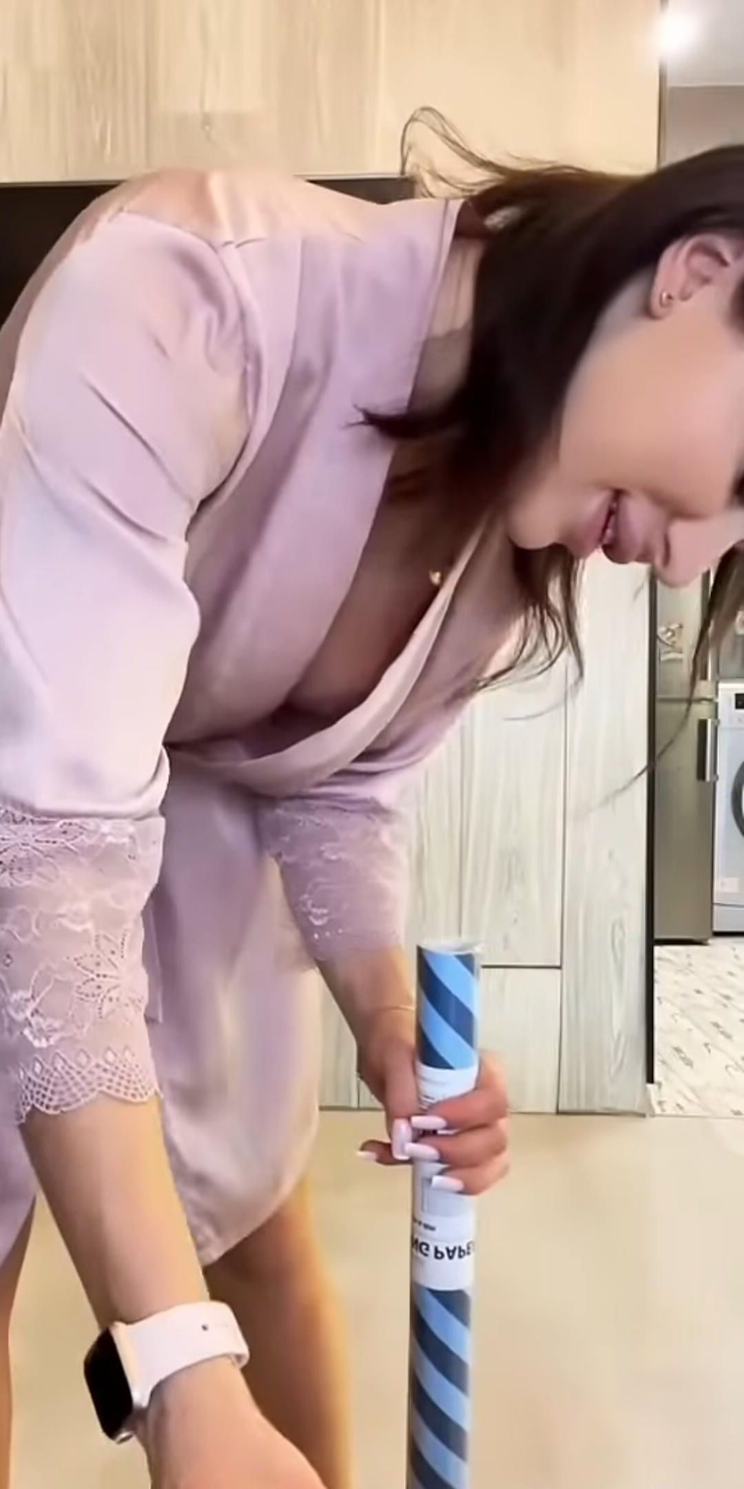 Slut maduro downblouse