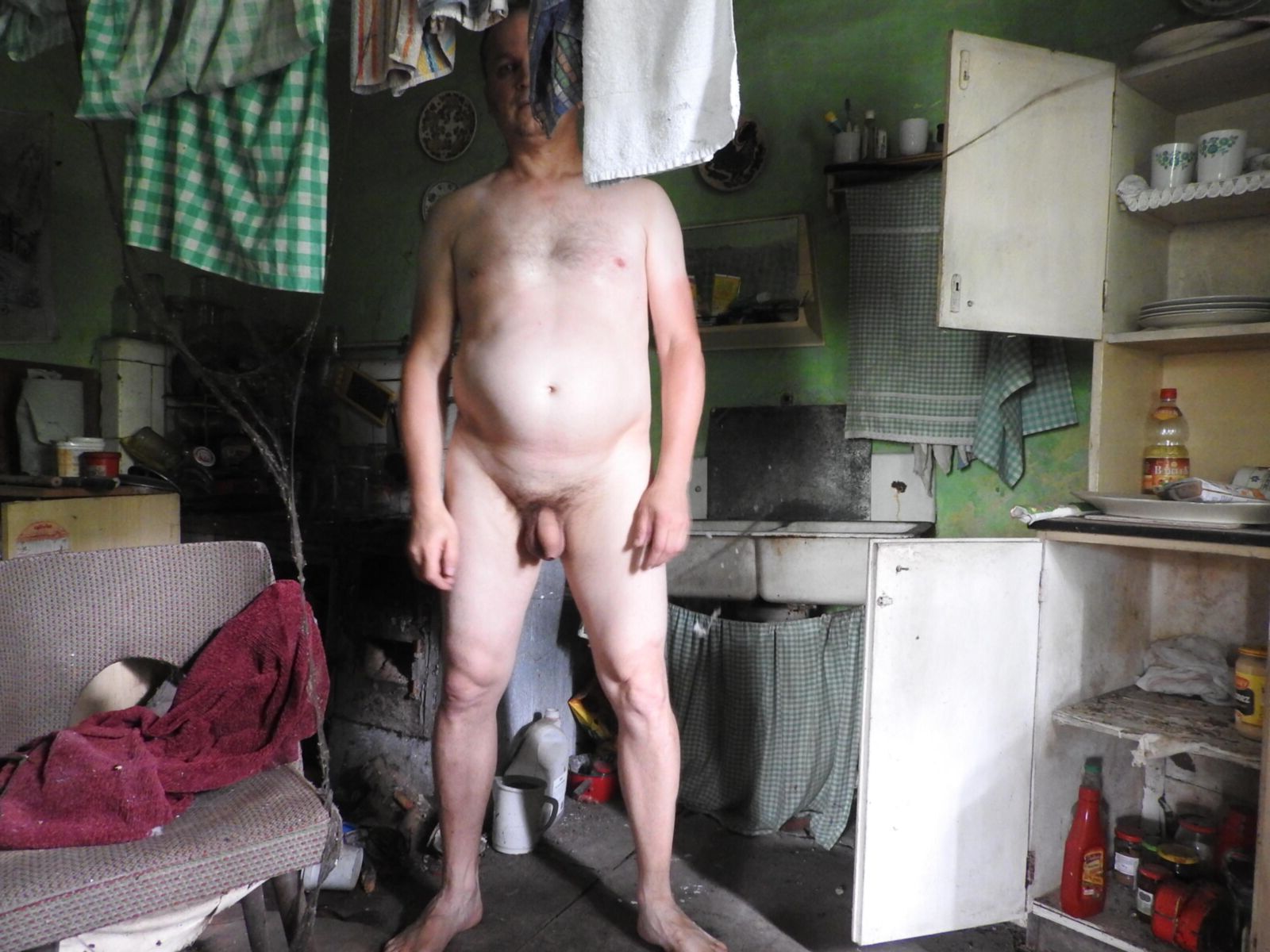 Moi de samedi dernier dans une maison abandonnée, Gaiki Village