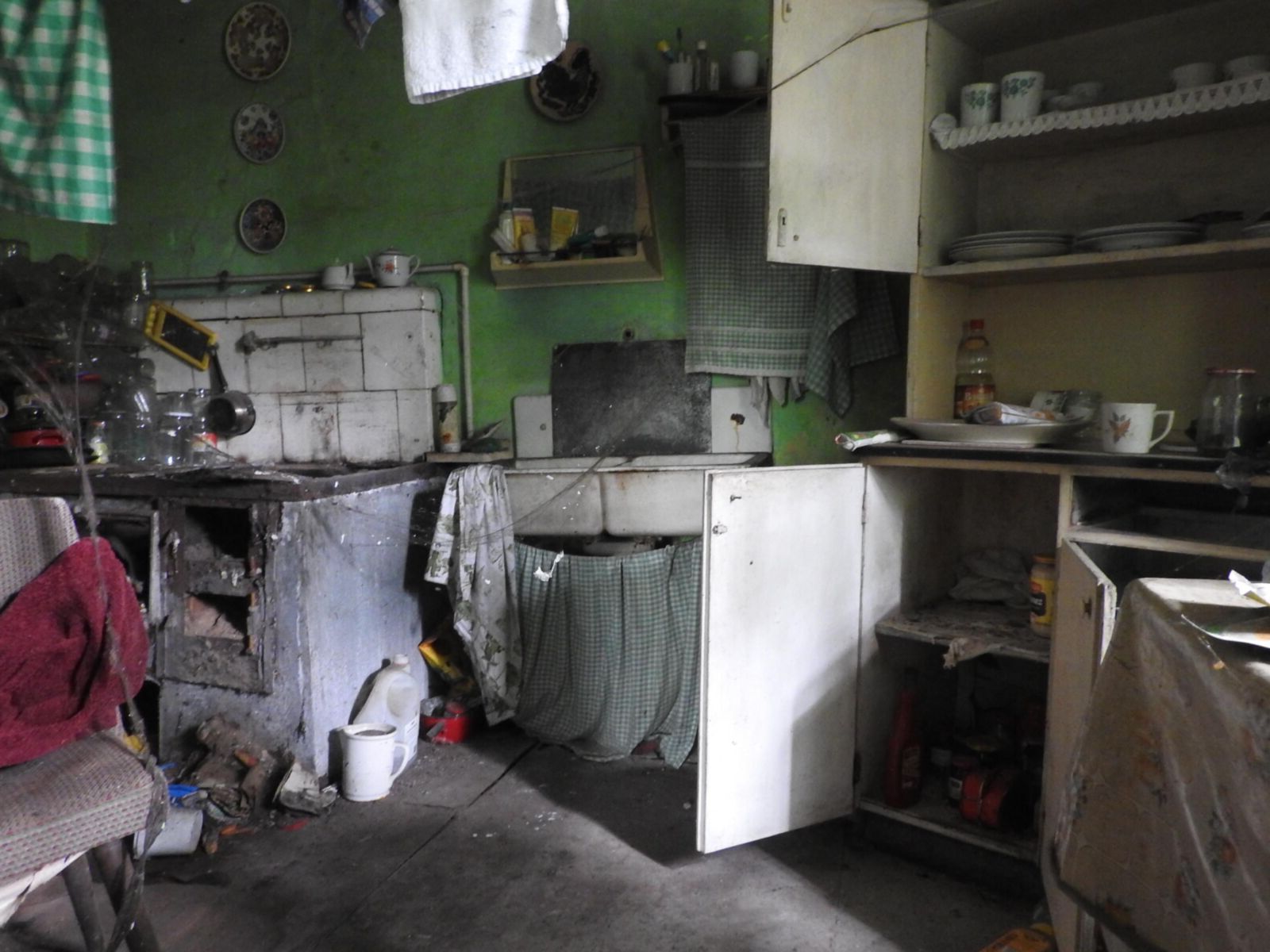 Moi de samedi dernier dans une maison abandonnée, Gaiki Village