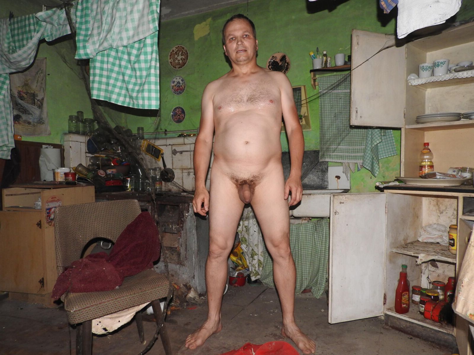 Moi de samedi dernier dans une maison abandonnée, Gaiki Village