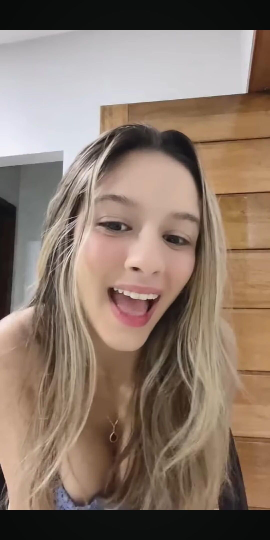 Downblouse no YouTube