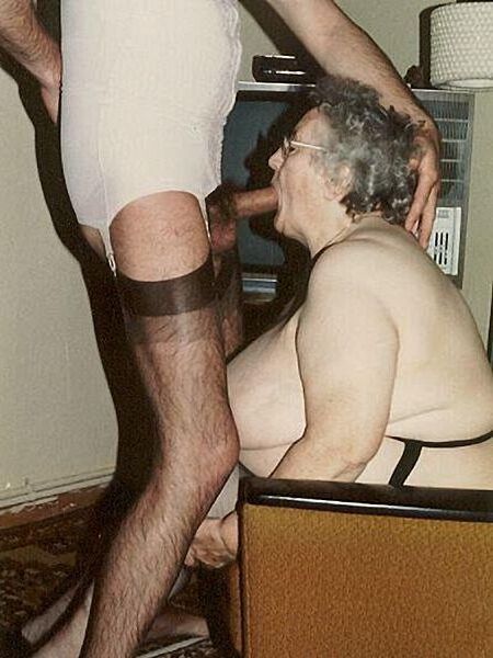 Milf \ ', amadurece e vovó posando ou fodendo