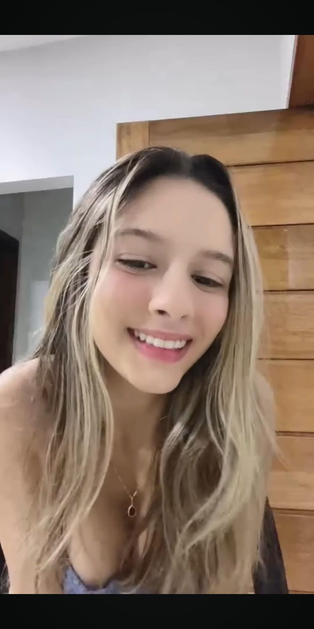Downblouse no YouTube