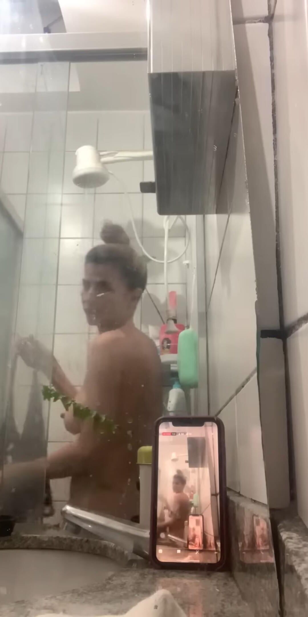 Mamãe tem mamilos longos
