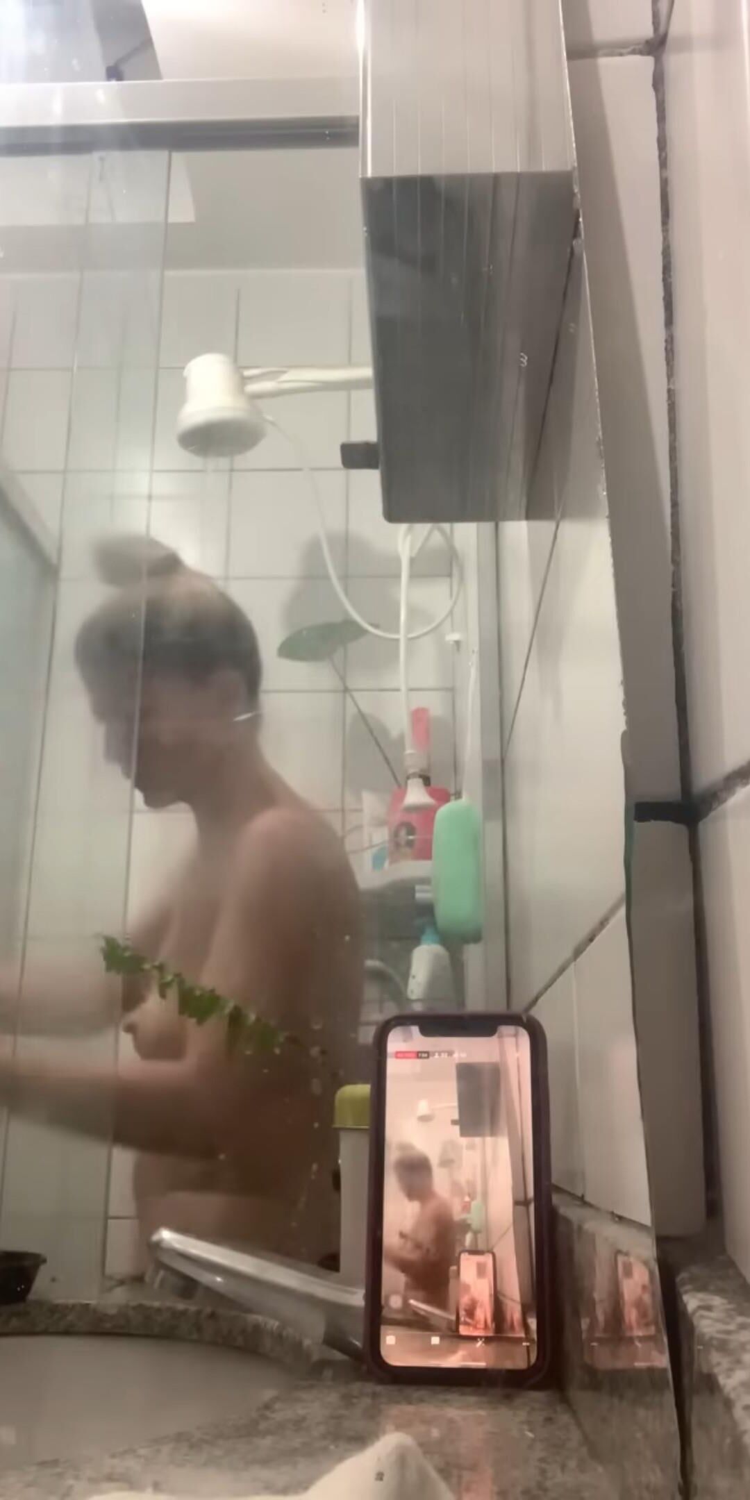 Mamãe tem mamilos longos