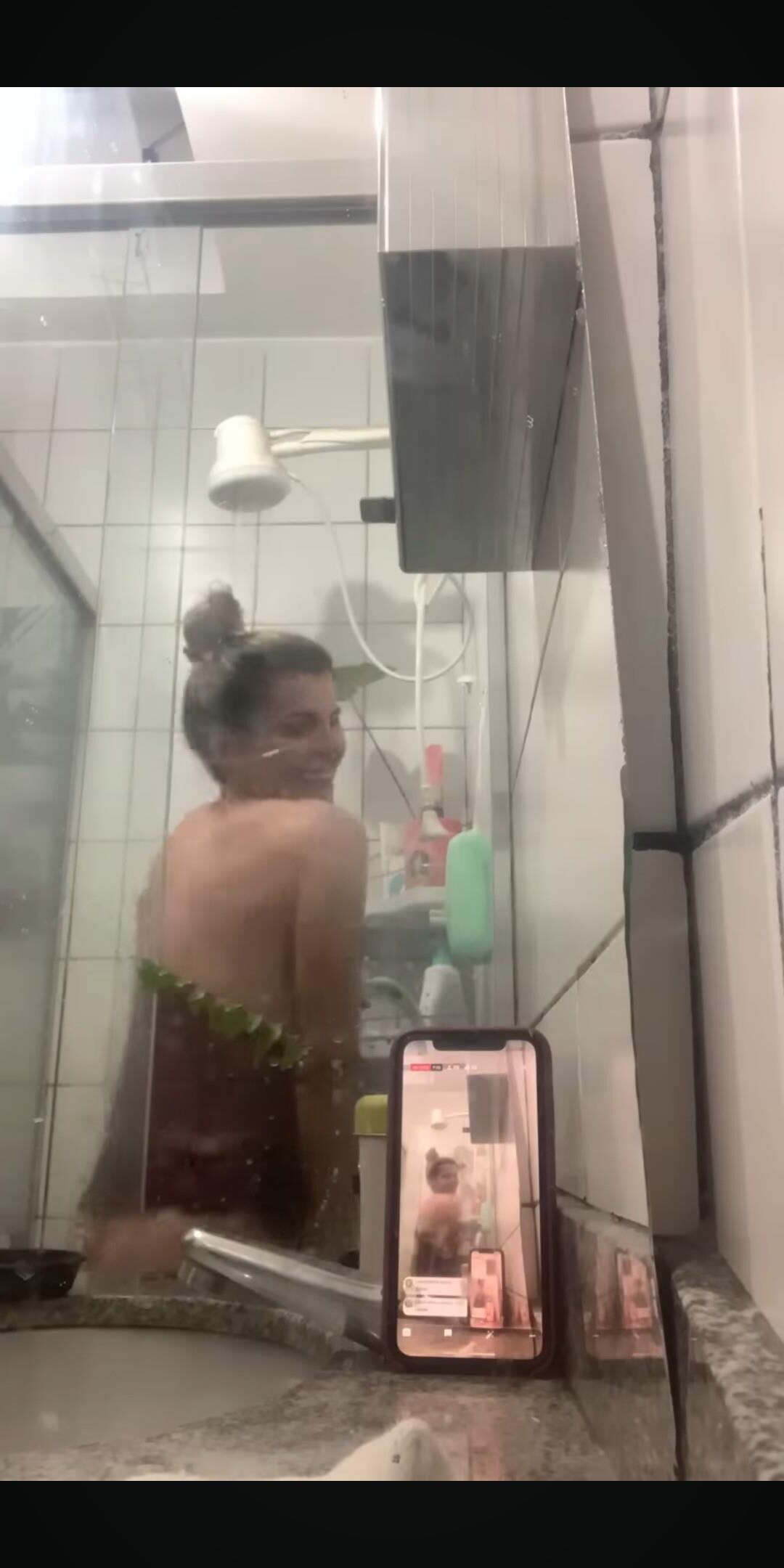 Mamãe tem mamilos longos
