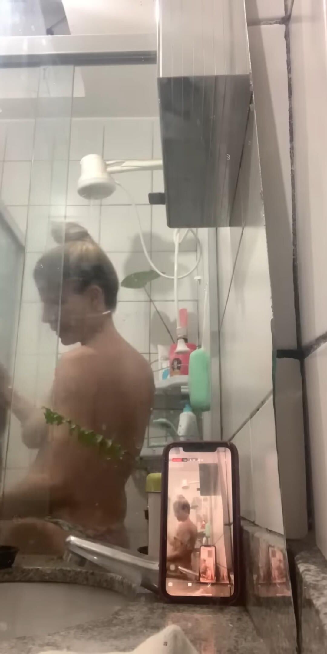 Mamãe tem mamilos longos