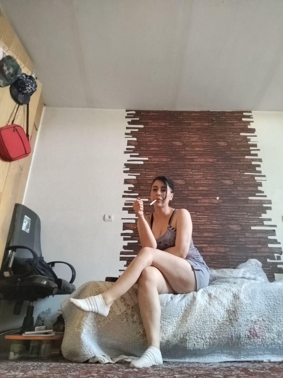 Vollbusige iranische Frau