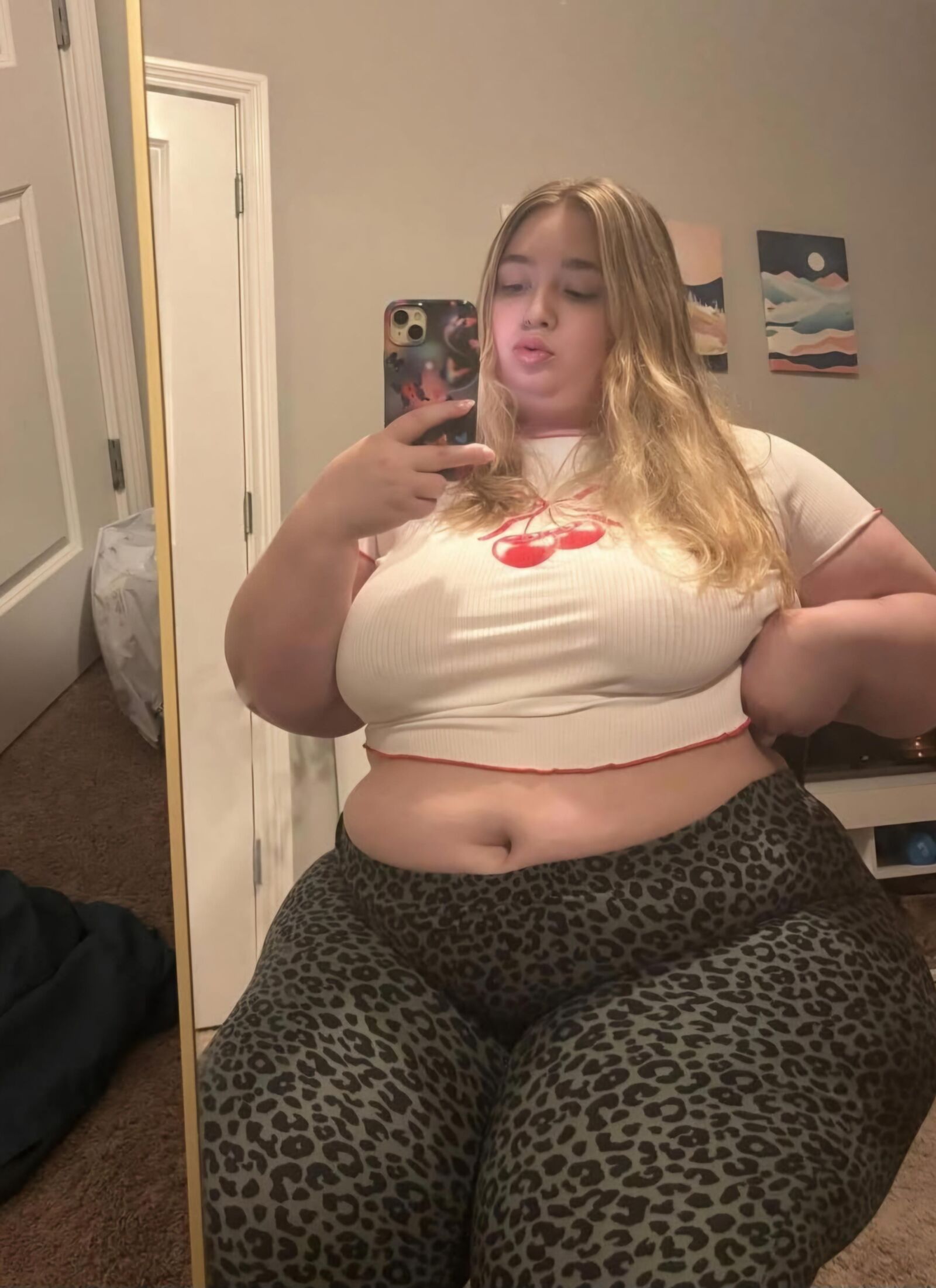 Bbw blonde bimbo is a slutty fat airhead cutie