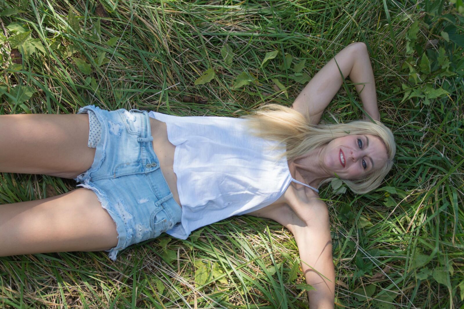 DIRTY WOMEN IN THE WOODS AND FORESTS